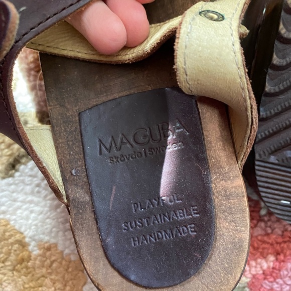 Adorable Maguba wooden clog sandals - Picture 4 of 5